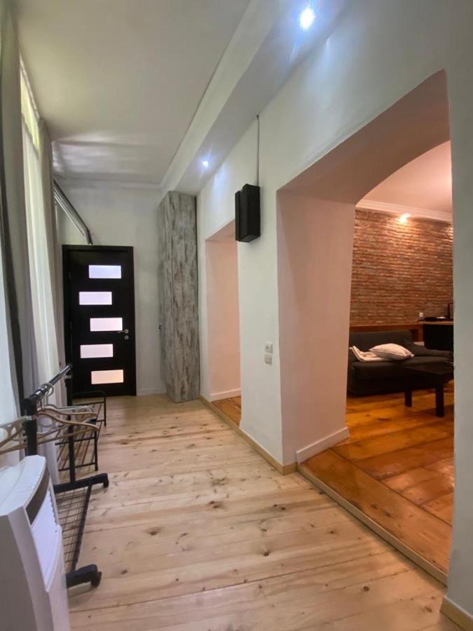 Apartamento Tbilisi Central Exterior foto