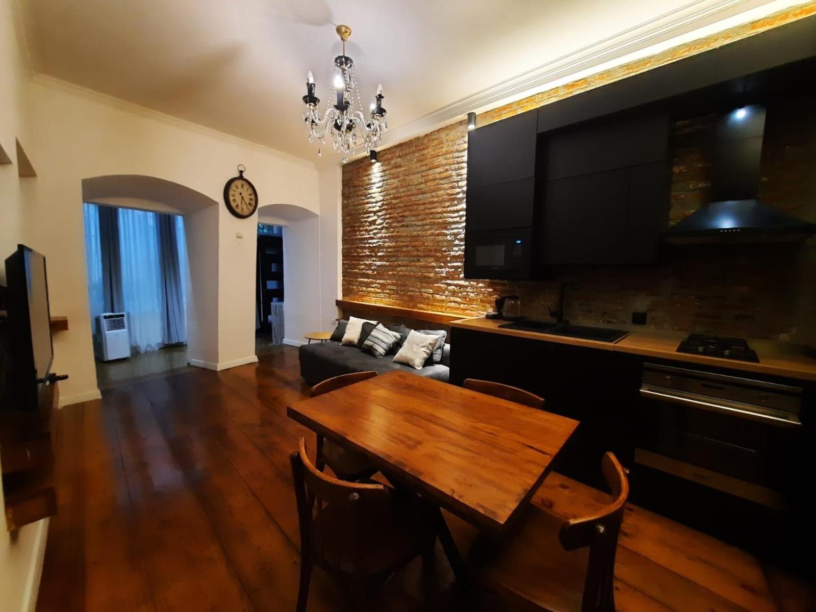 Apartamento Tbilisi Central Exterior foto